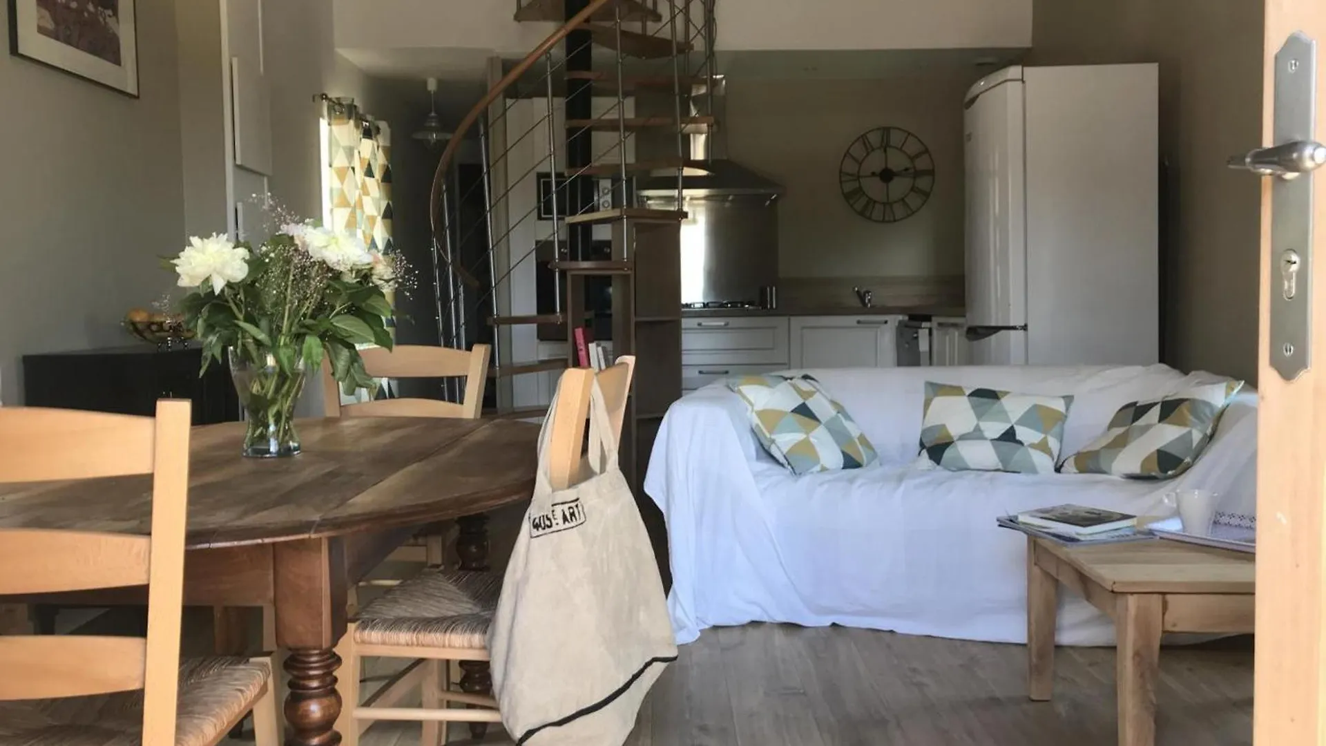 Charmant Gite Avec Terrasse Et Piscine, Ferme Familiale, Produits Locaux, Animaux Acceptes - Fr-1-496-143 Saint-Andre-d'Apchon
